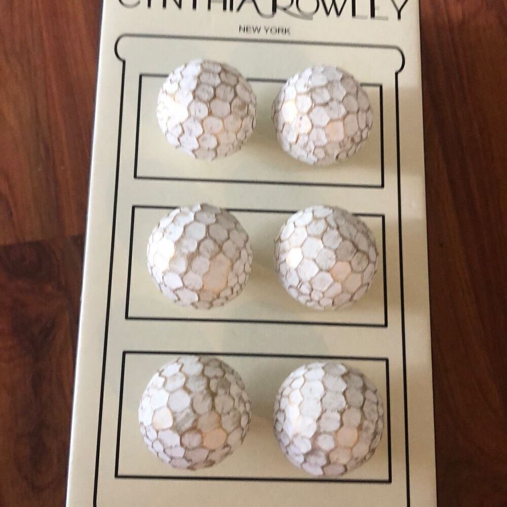 NEW Cynthia Rowley set of six drawer pulls Rustic shabby chic gold white round h